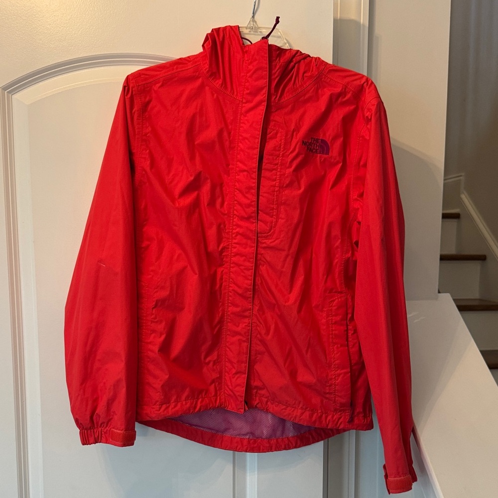 The North Face Women’s Bright Red/Coral Raincoat Size Medium